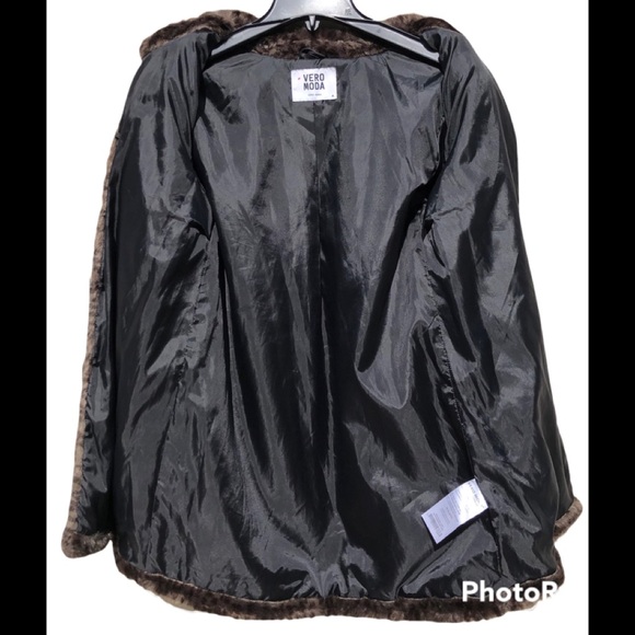 NEW VERO MODA Nordstrom Grey Animal Print Faux Fur Luxury Lounge Jacket M Coat - Picture 4 of 7